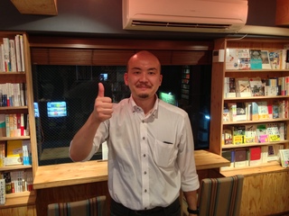 店主の三浦さん HDR.jpg
